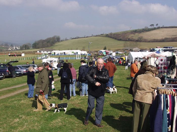Point to Point Racing Crowds